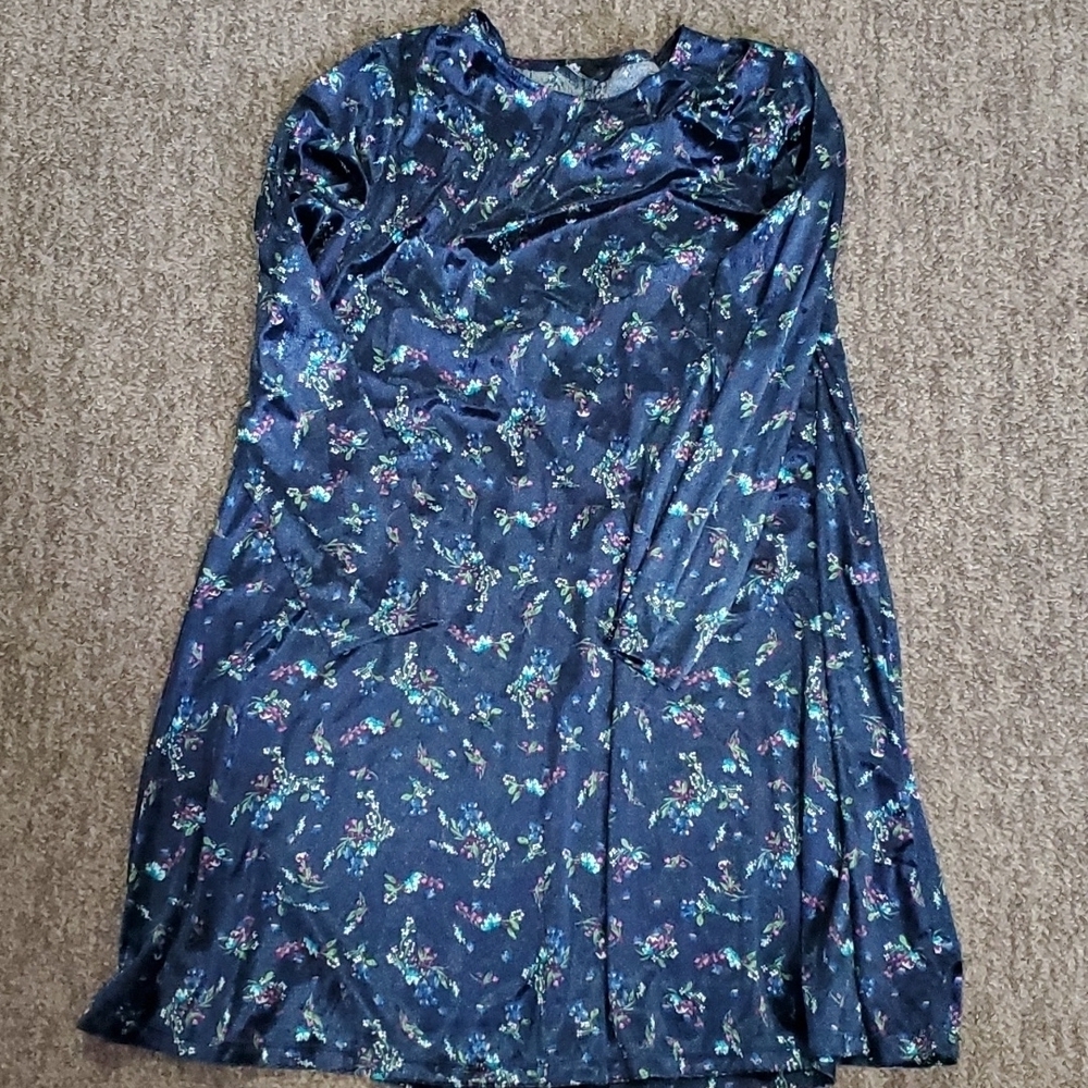 Ladies dress size xl $5 if buying 2 or more items